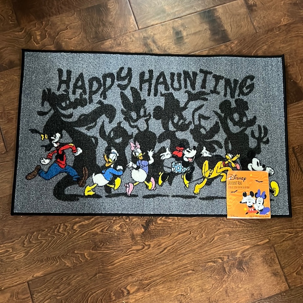 Disney “Happy Haunting” Halloween accent rug 20x32 inch